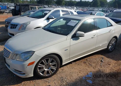 2012 Mercedes-Benz E 350 z USA, uszkodzony, nr VIN WDDHF5KB7CA561717